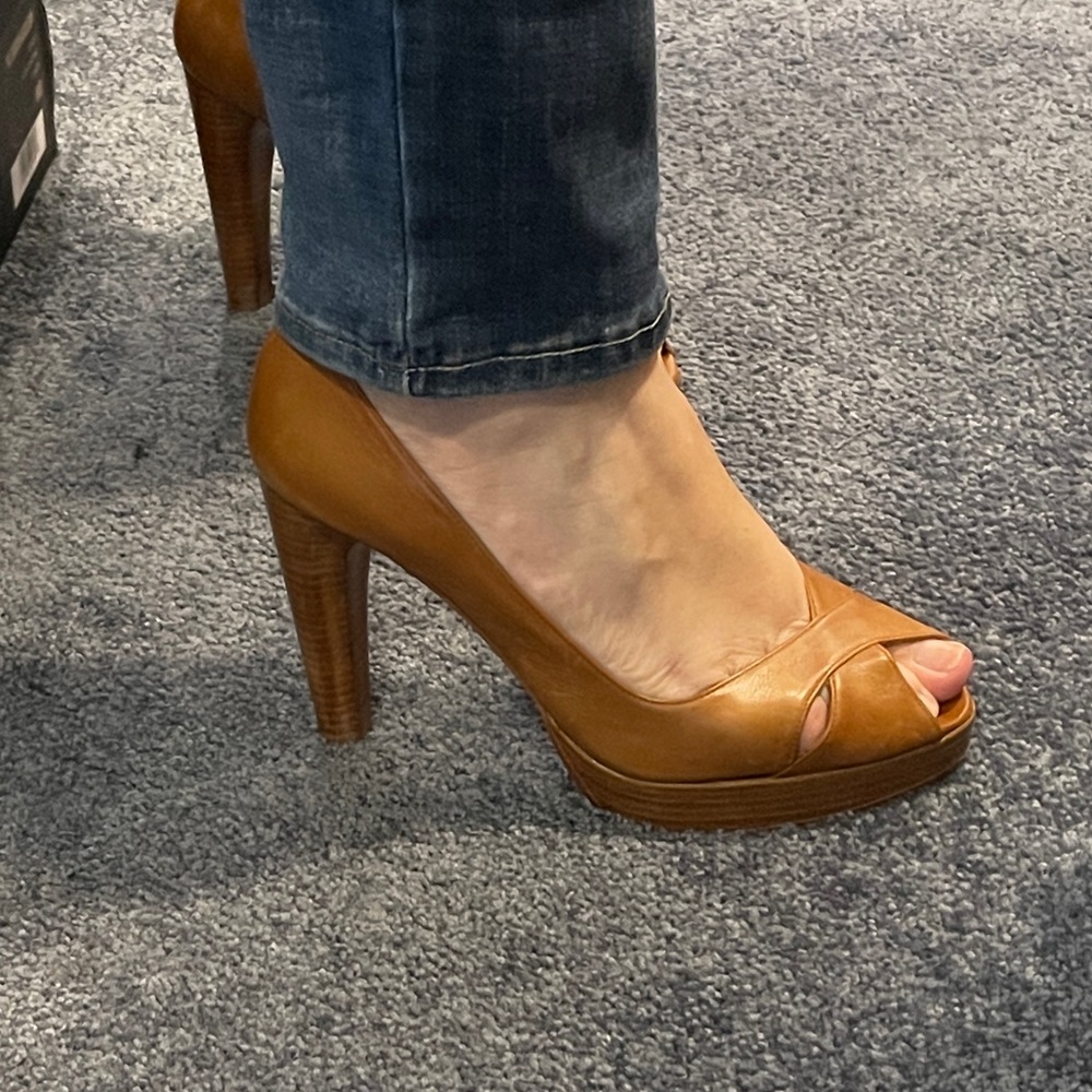 Stuart Weitzman Camel Brown Leather Platform Heel - image 1